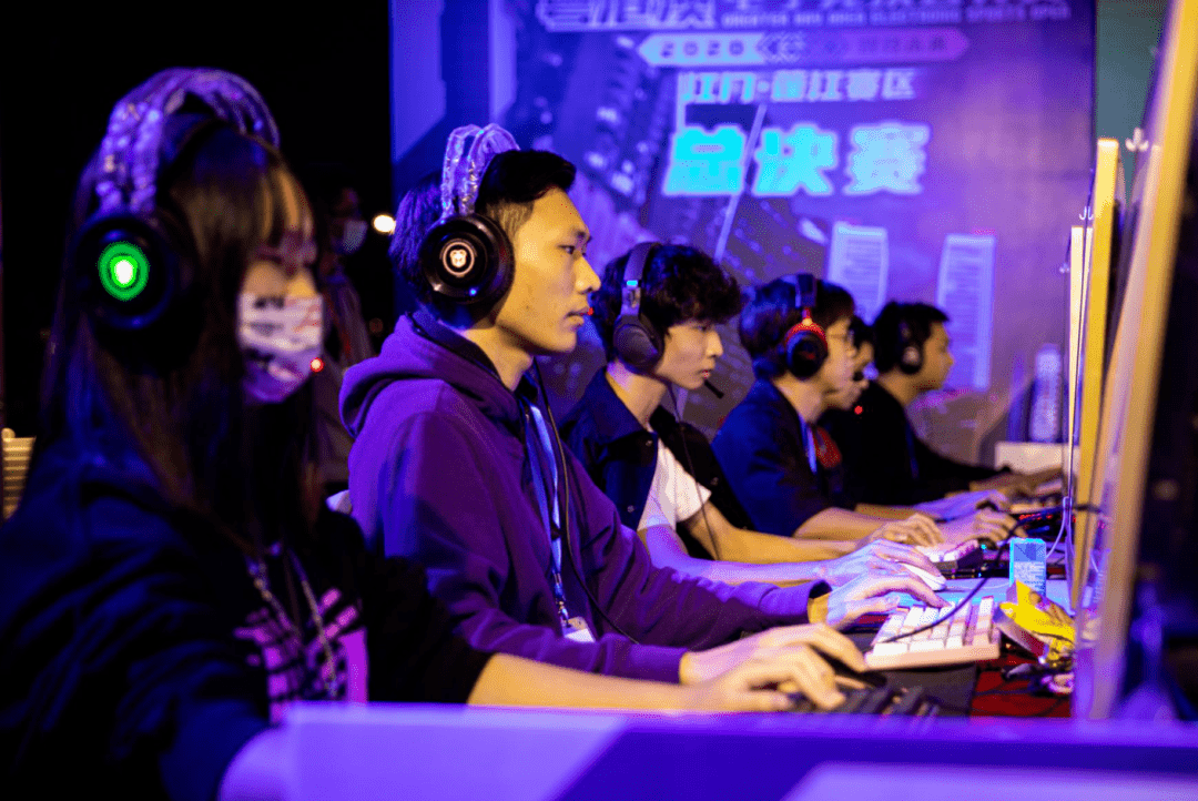 更加频繁 更加频繁